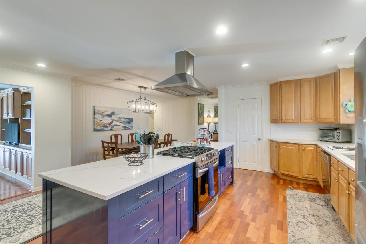 Spacious St Simons Island Vacation Rental With Pool! St. Simons Island ภายนอก รูปภาพ