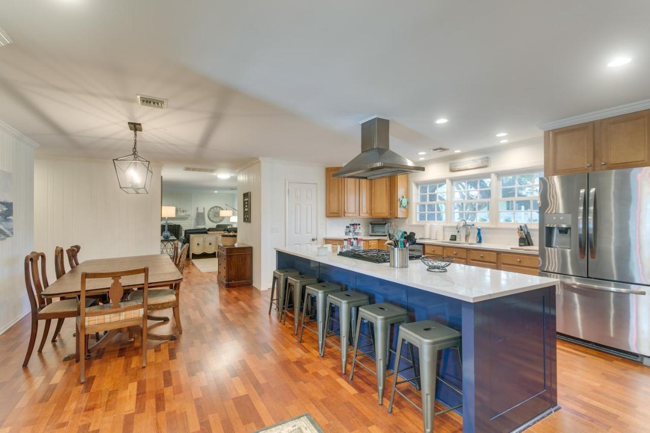 Spacious St Simons Island Vacation Rental With Pool! St. Simons Island ภายนอก รูปภาพ